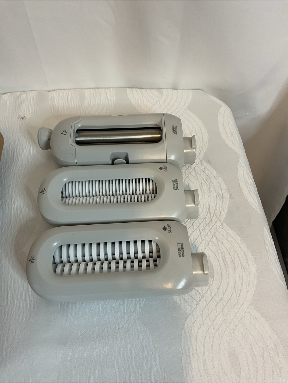 Pampered Chef Deluxe stand mixer 3 pc pasta roller and cutter set - Picture 3 of 6